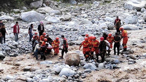 Terramoto De 7 1 Graus De Magnitude Abala Noroeste Da China E Deixa