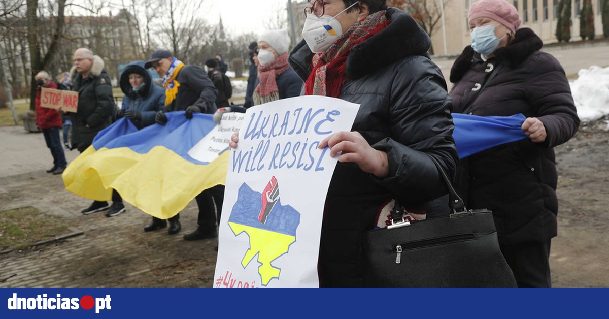 Cerca de 30 mil pessoas manifestam se na Letónia contra invasão russa