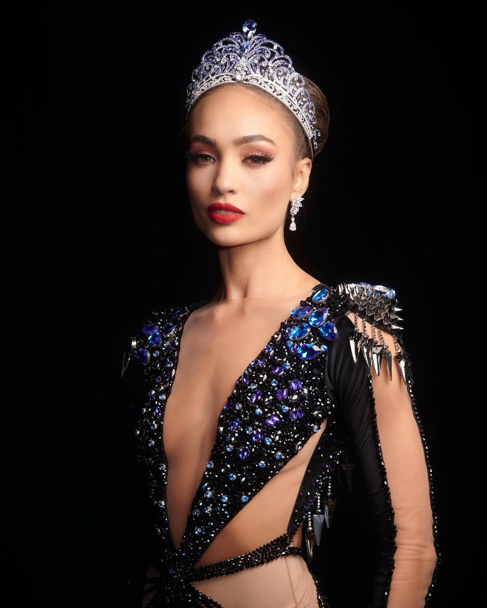 Concorrente Dos Estados Unidos Eleita Miss Universo 2022 — D7
