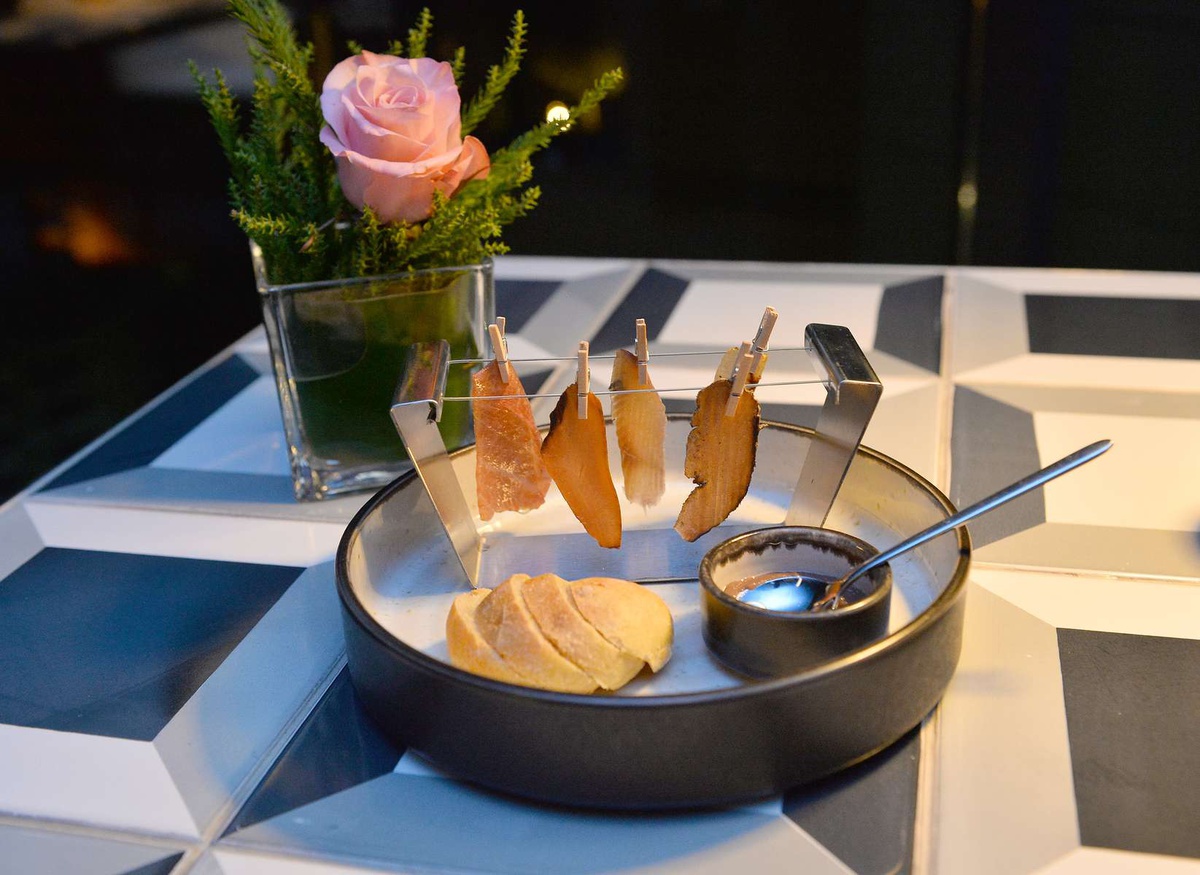 &nbsp;Homenagem à cura artesanal de peixe na Madeira.