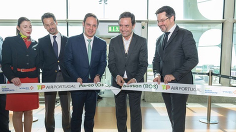 Hugo Espírito Santo, Secretário deEstado das Infraestruturas, Luís Rodrigues, Presidente da TAP, e&nbsp;Thierry Liggonière, CEO da ANA
Aeroportos.