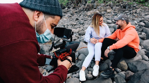 A edição e produção do vídeo esteve a cargo de Roberto Assis.