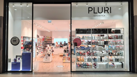 A loja está localizada no Piso 0 do Forum Madeira, com um espaço de 75 metros quadrados.&nbsp;