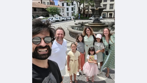 Raminhos encontrou o humorista Eduardo Madeira que também está de férias na Região 