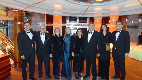 Festa a bordo no navio Lobo Marinho.