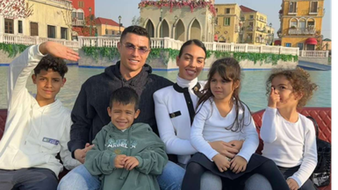 Foto da família em Ryade partilhada por Cristiano Ronaldo há cerca de três meses.&nbsp; &nbsp;Foto DR/Instagram