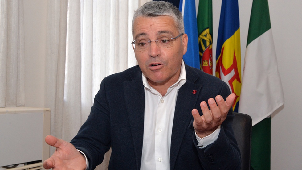 Comissão de Eleições manda Filipe Sousa retirar conteúdos municipais do Facebook - Vimarsana News