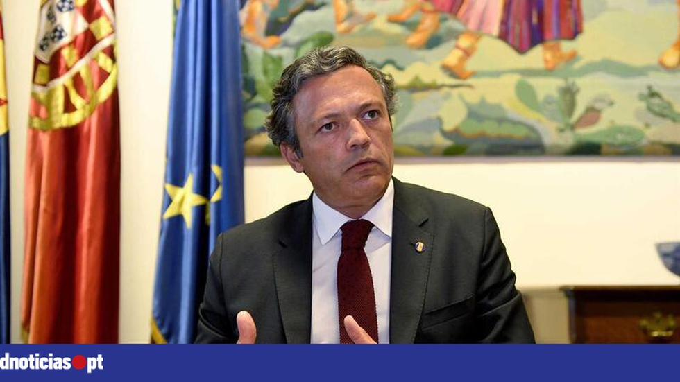 Calado diz ser alvo de "campanha eleitoral baixa... suja, negra, de difamação" — DNOTICIAS.PT - Vimarsana News