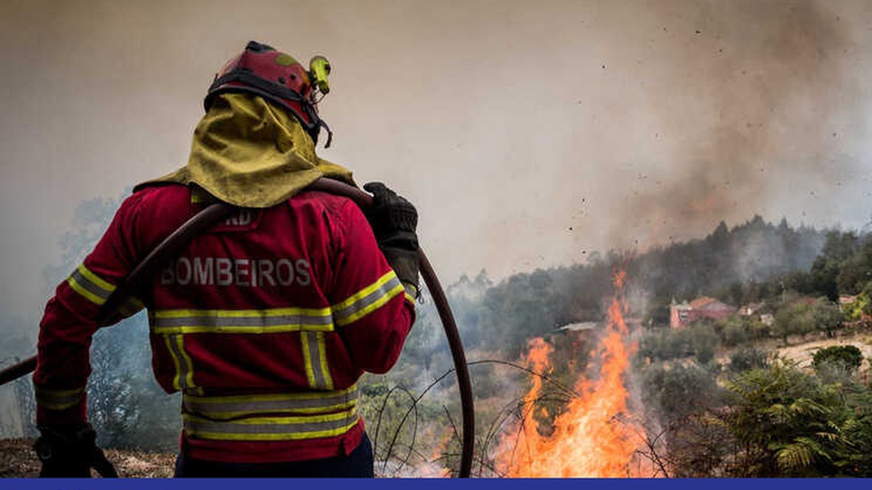 Bombeiros de Loulé preveem "noite muito longa" de rescaldos após fogo - Vimarsana News