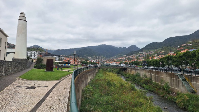 Fahrer bei Unfall in Machico verletzt