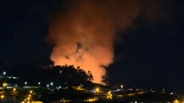 Incendio alle Furneiras in fase di bonifica