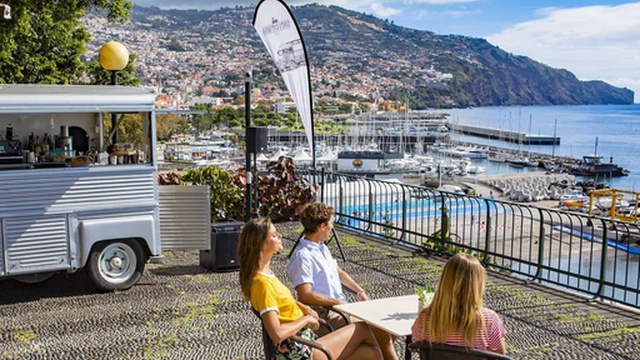 Segunda-feira de céu nublado na Madeira mas com boas abertas na costa sul