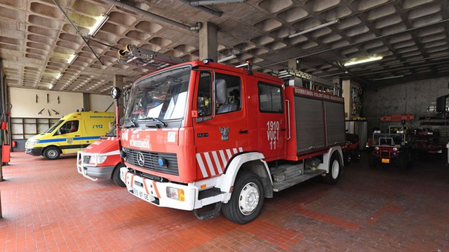 Incêndio em residência mobiliza bombeiros