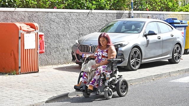 Caniço: Wheelchair user faces daily accessibility barriers · madeira.news
