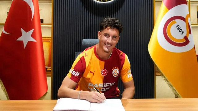 Avançado Deniz Gül deixa o FC Porto rumo ao Galatasaray