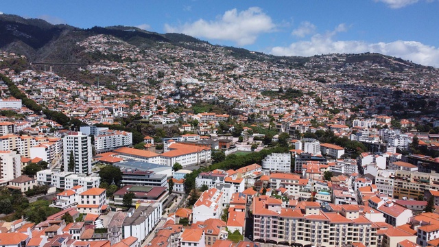 Vereadores independentes exigem dados sobre habitação social