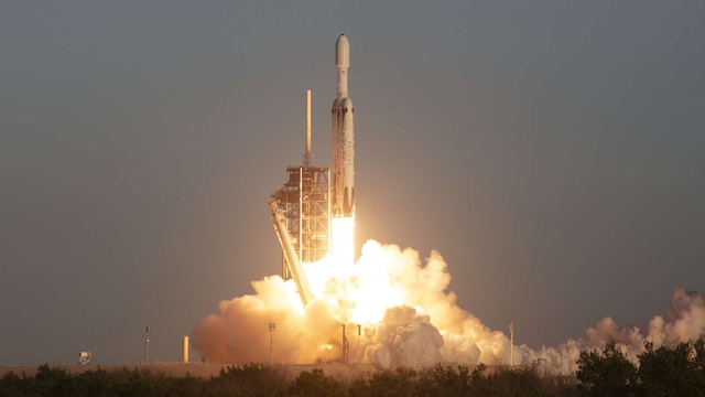 NASA lancia il più grande telescopio spaziale per esplorare l'universo