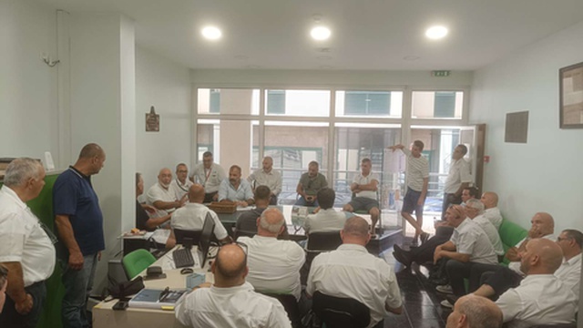 Transport workers threaten to take "necessary measures"