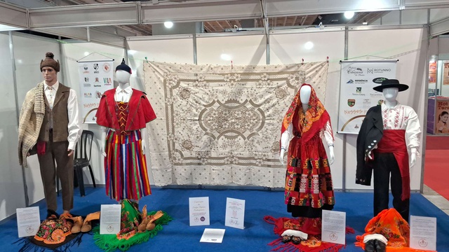 Bordado da Madeira em destaque em feira de artesanato no Brasil