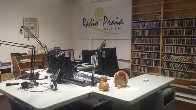 25 anni di vita celebrati in strada