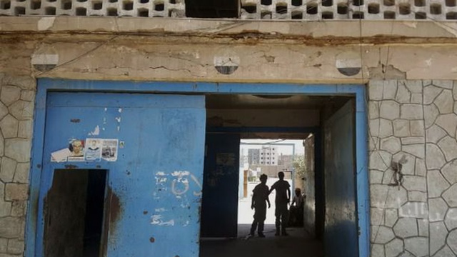Sobe para 32 o número de mortos em ataques contra prisão no Iémen