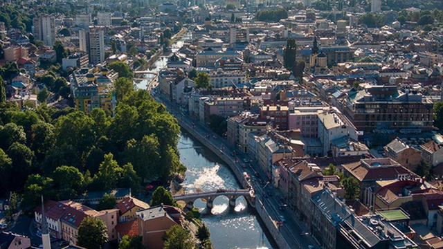 La Bosnia trattiene circa 100 migranti che tentavano di attraversare il confine verso la Croazia