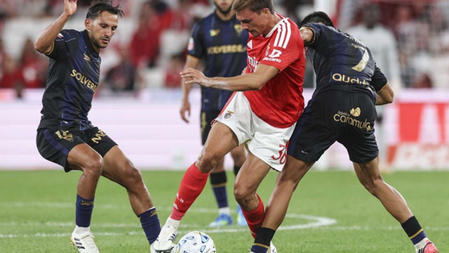 Il Benfica batte l'Estoril e sale al quinto posto