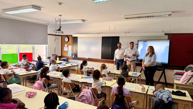 La Camera di Machico consegna 750 kit di materiale scolastico agli alunni della scuola primaria