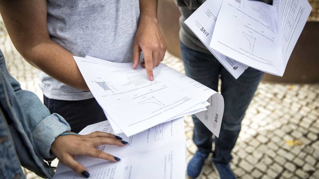L'ispezione ha rilevato ritardi nelle richieste di ricontrollo in 69 scuole
