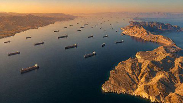 EUA bloqueia passagem de 75 navios no estreito de Ormuz