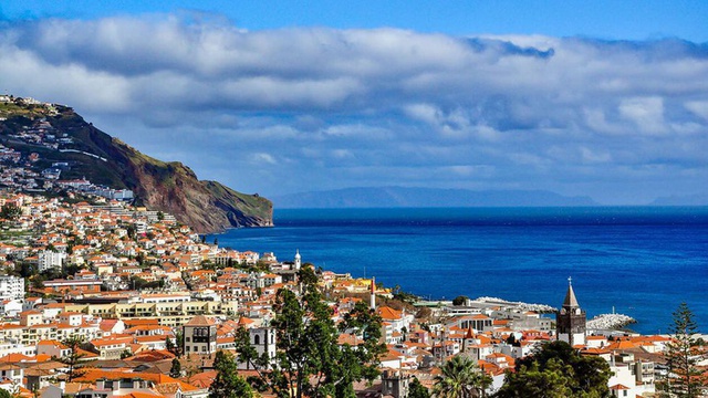Cielo poco nuvoloso e aumento della temperatura nelle terre alte di Madeira questo giovedì