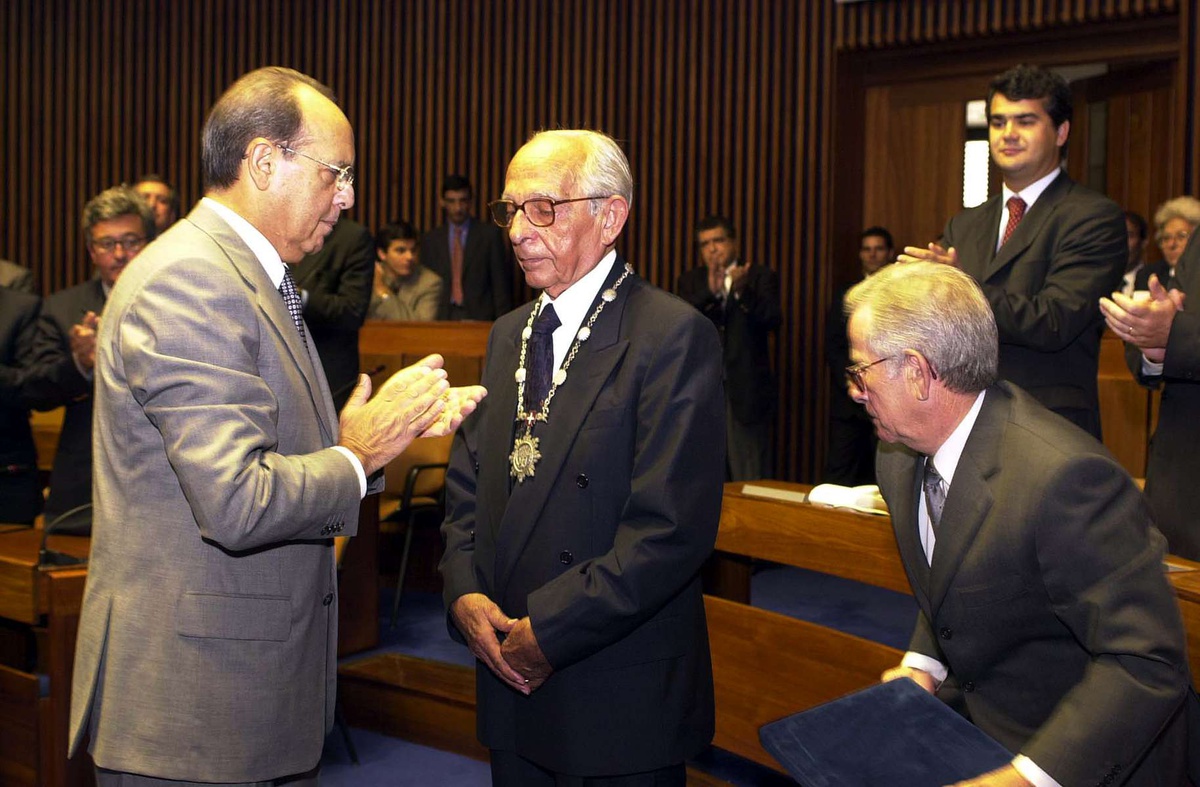 Homenagem na Assembleia Legislativa da Madeira, em 2001