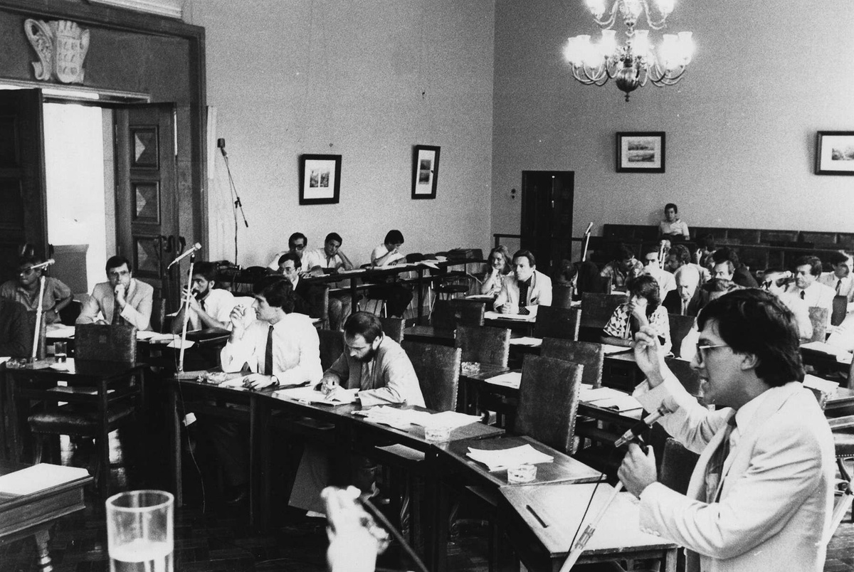 Ricardo Vieira na Assembleia Regional, onde entrou em 1985