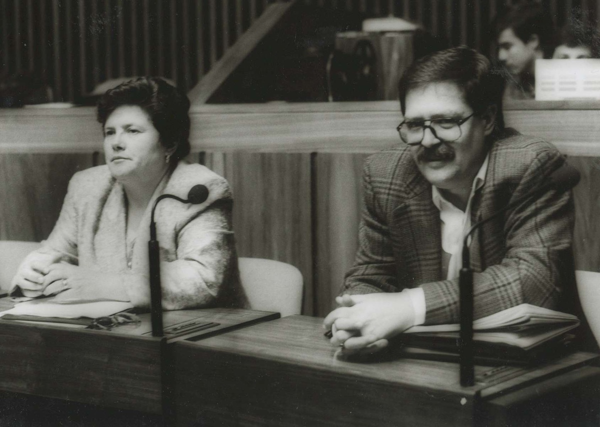Artur Andrade no parlamento regional, quando representava a UDP. Foto Manuel Nicolau/Arquivo DIÁRIO