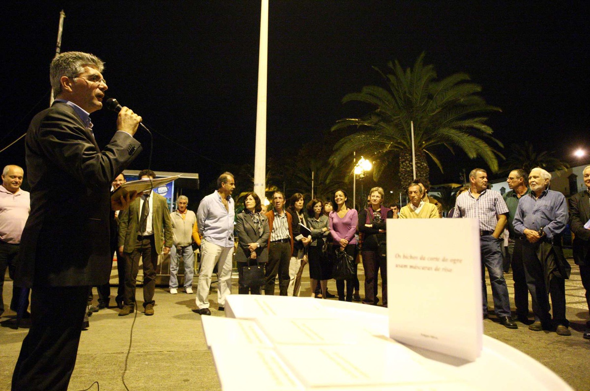 Lançamento do livro 'Os Bichos da Corte do Ogre Usam Máscaras de Riso'. FOTO OCTÁVIO PASSOS/ASPRESS
