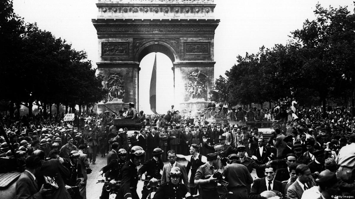 Paris é libertada da ocupação nazista