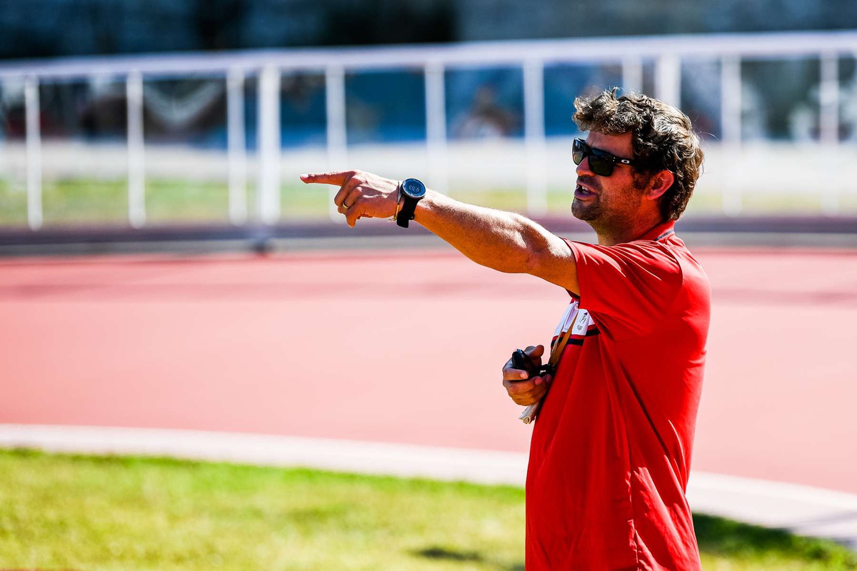 Alípio Silva, o técnico madeirense responsável pela modalidade no Clube Desportivo Recreativo dos Prazeres, já foi selecionador nacional.&nbsp;