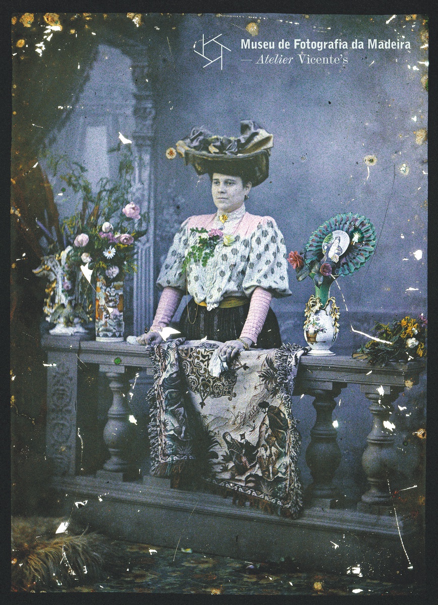 Photographia Vicente (1863-1978) - Maria José Bettencourt Gomes da Silva (1879-1974) - (1907-1920) - Autochrome / 18 X 13 cm - MFM-AV, Nº Inv.
VIC/21610 - Em depósito na DRABM