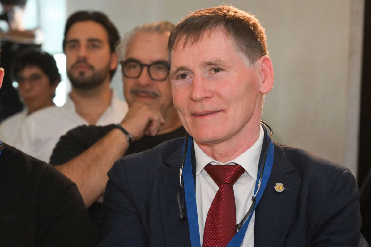 O presidente da Câmara Municipal de São Vicente.