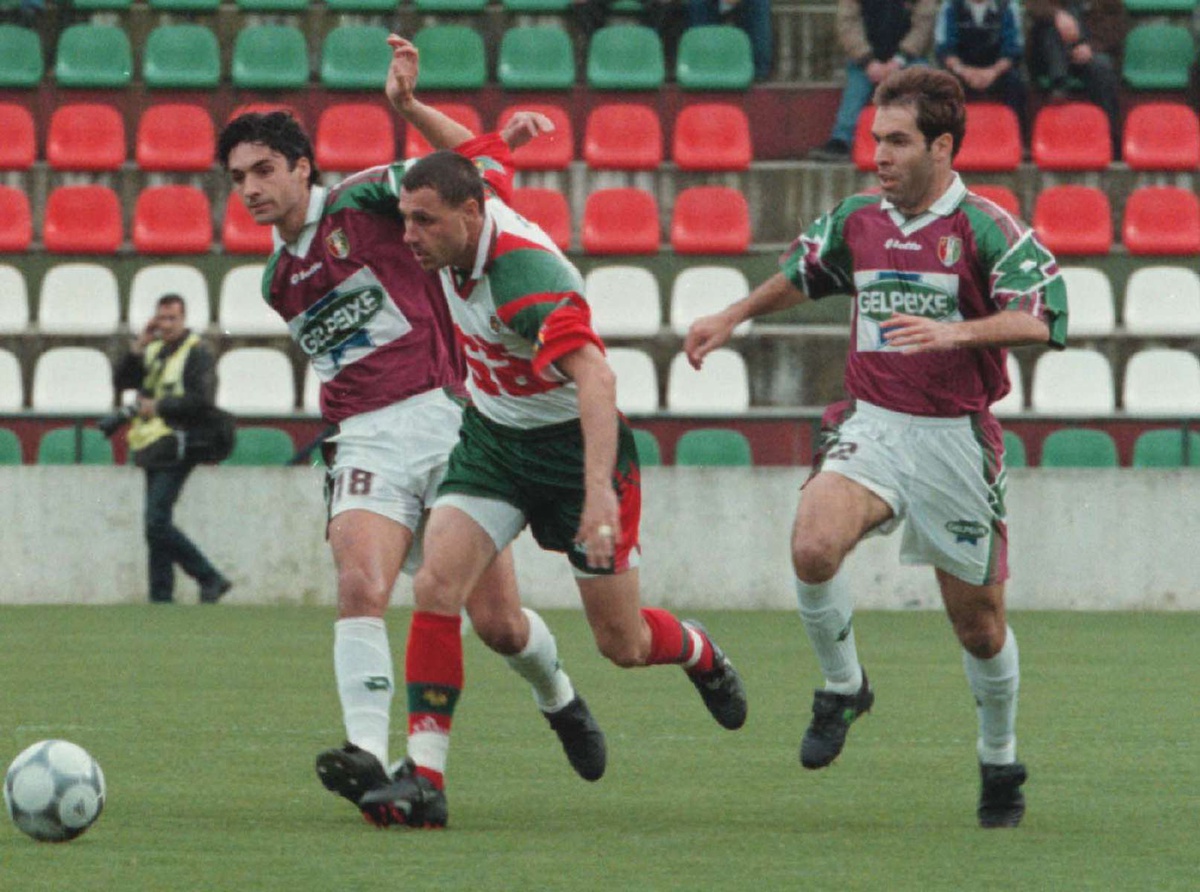 Algumas das fotos captadas no embate de 2001.