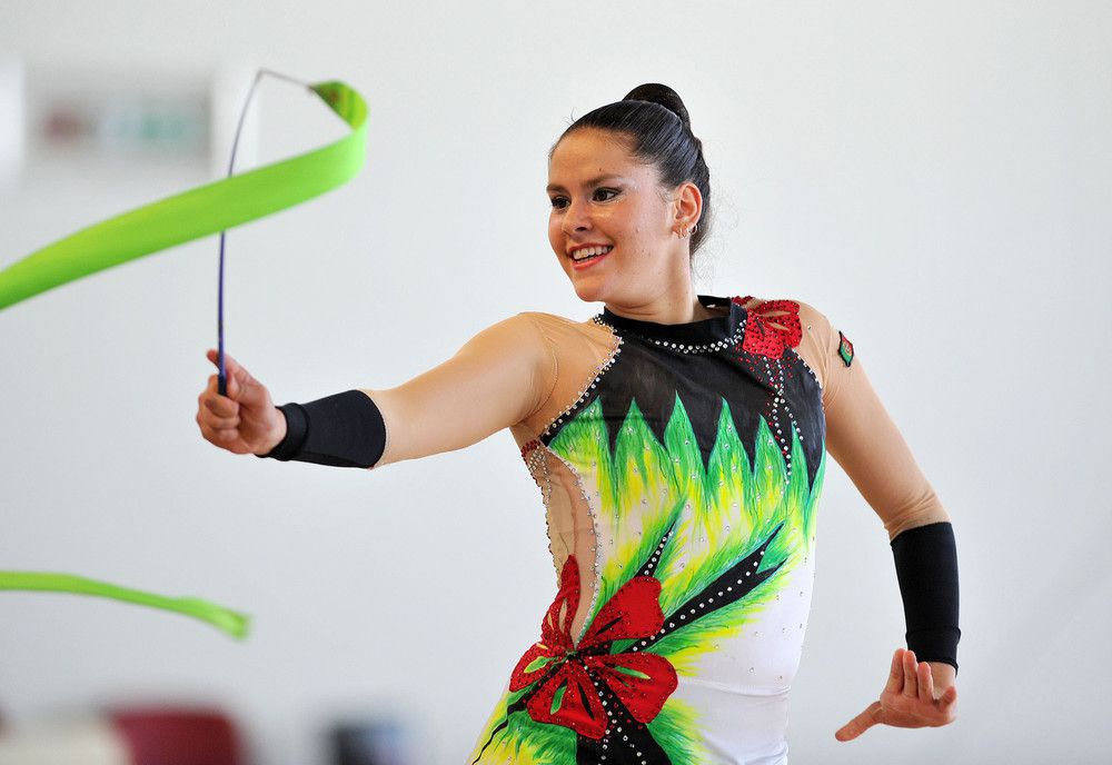 Ginasta madeirense Jéssica Jardim pela selecção nacional no Torneio Internacional de Ginástica da Madeira, em 2011