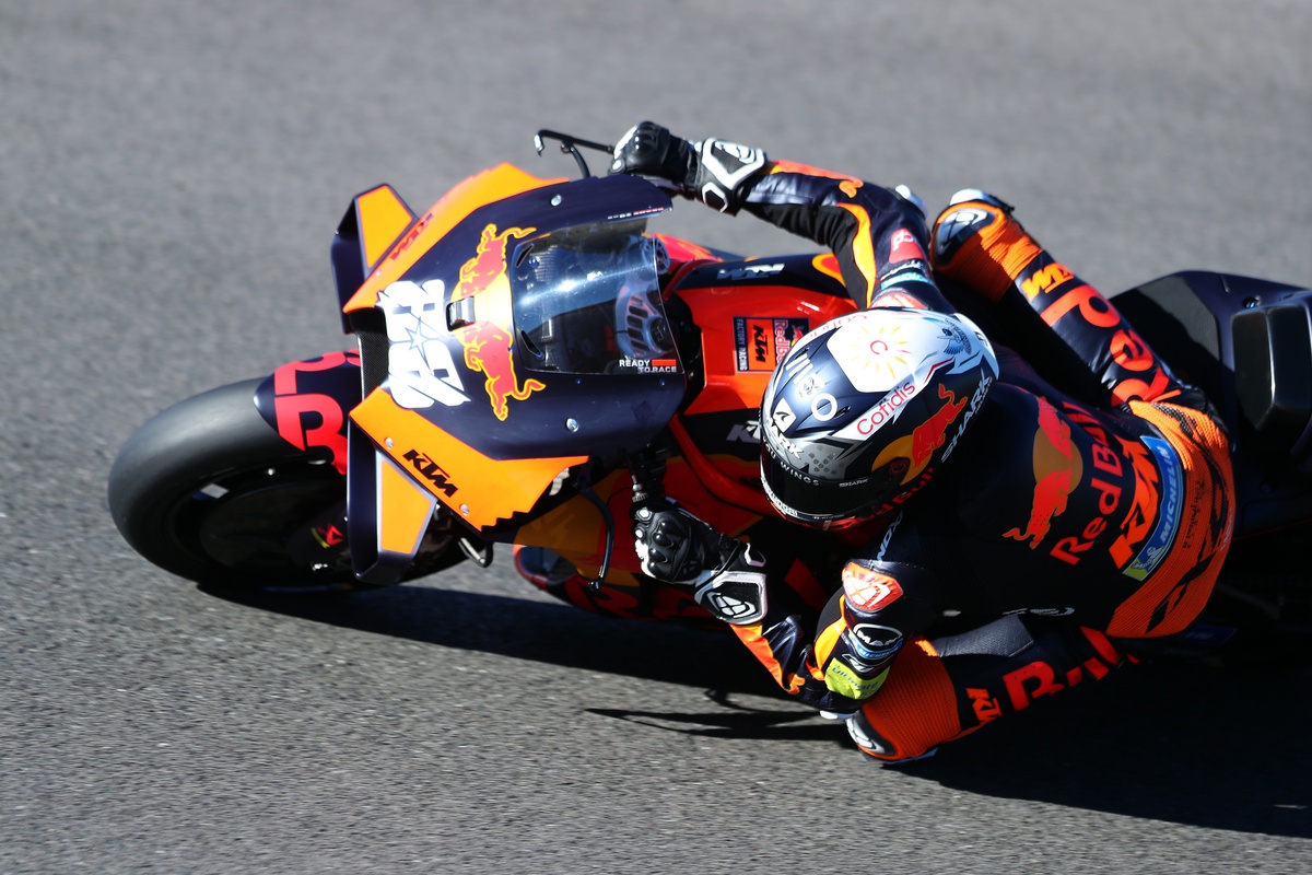 Miguel Oliveira termina Grande Prémio de Portugal de Moto GP em 5.º lugar.  Quartararo vence corrida