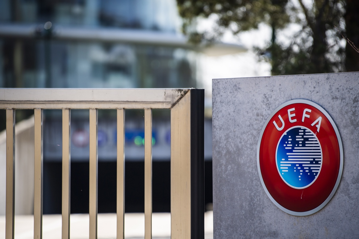 Dia de sorteios. FC Porto, Benfica, Sporting e SC Braga conhecem  adversários das competições europeias