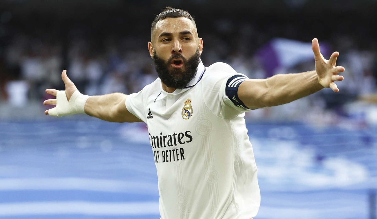 Benzema conquista o prêmio de melhor jogador da Europa na