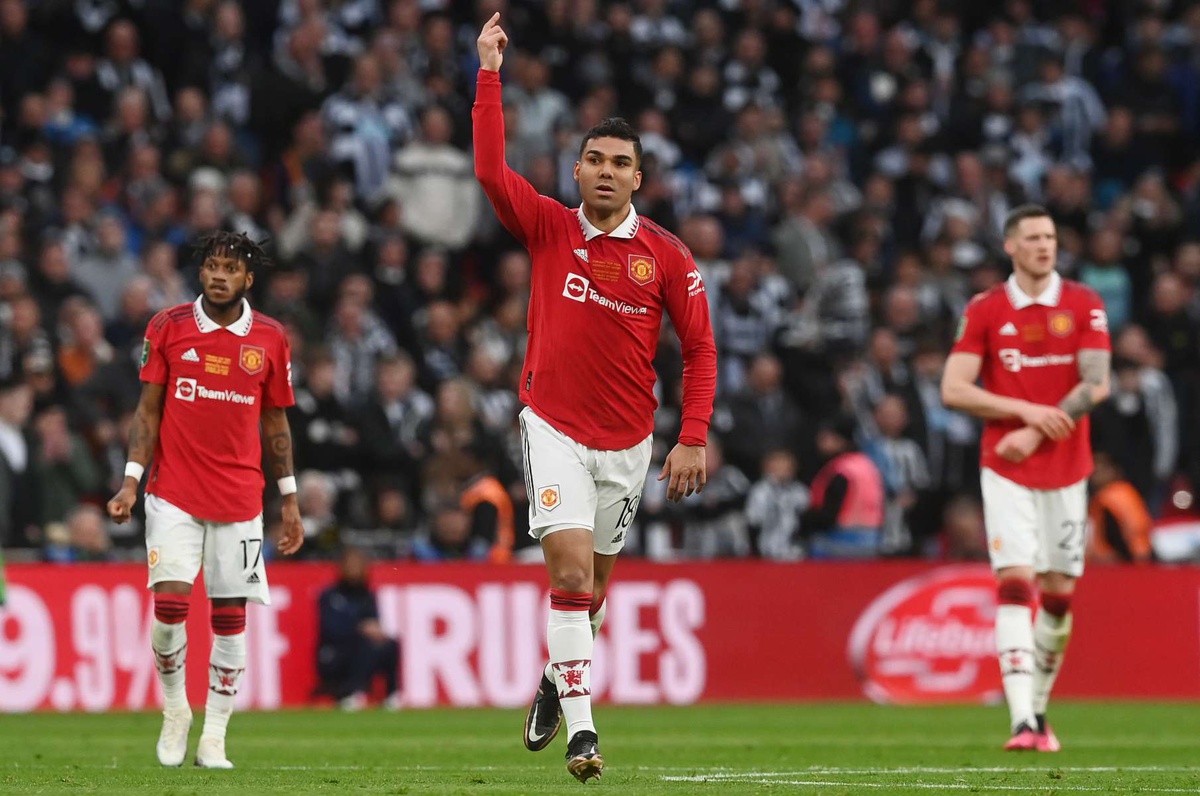 Casemiro marca no fim e garante empate do Manchester United no Campeonato  Inglês