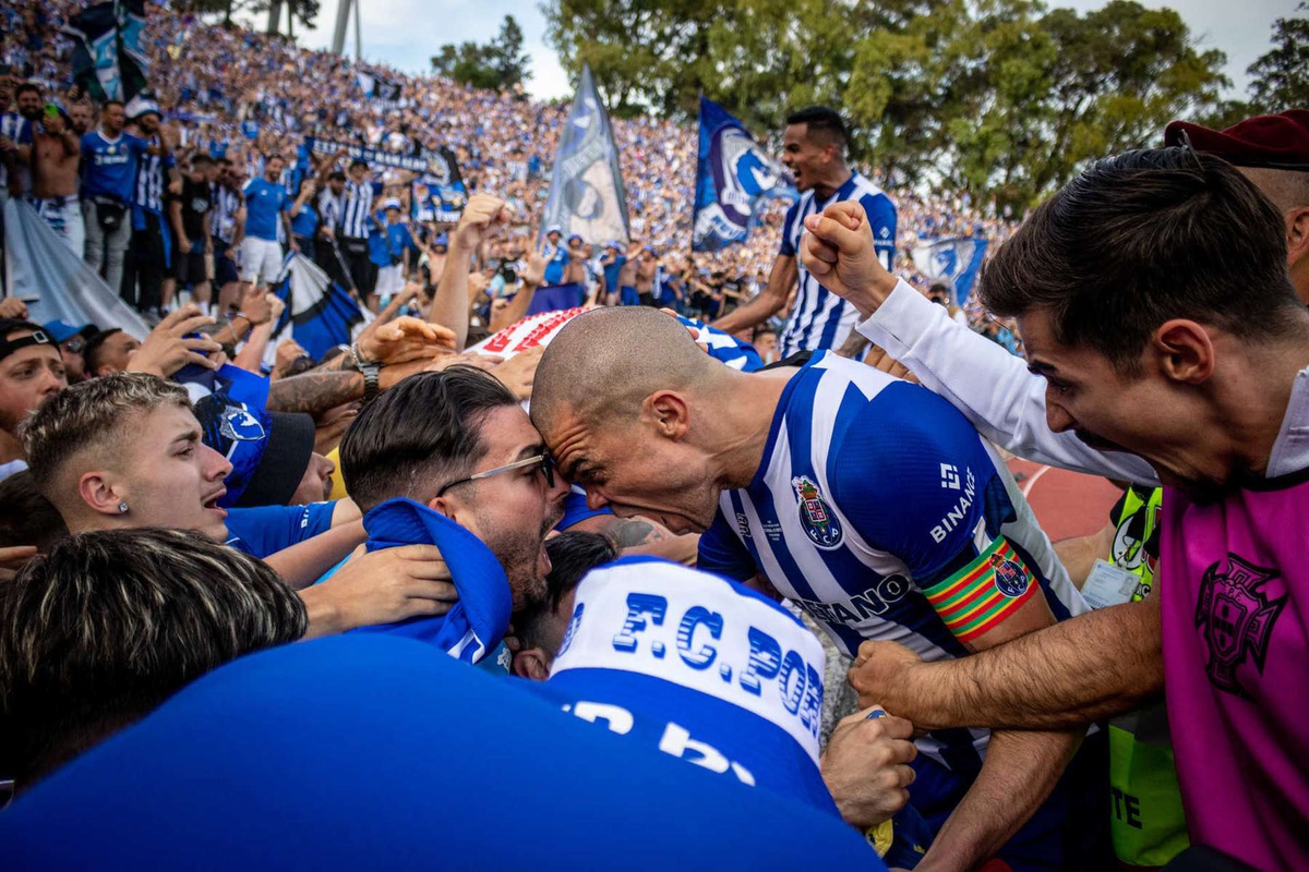 Porto vence Sporting e conquista Taça da Liga de Portugal pela