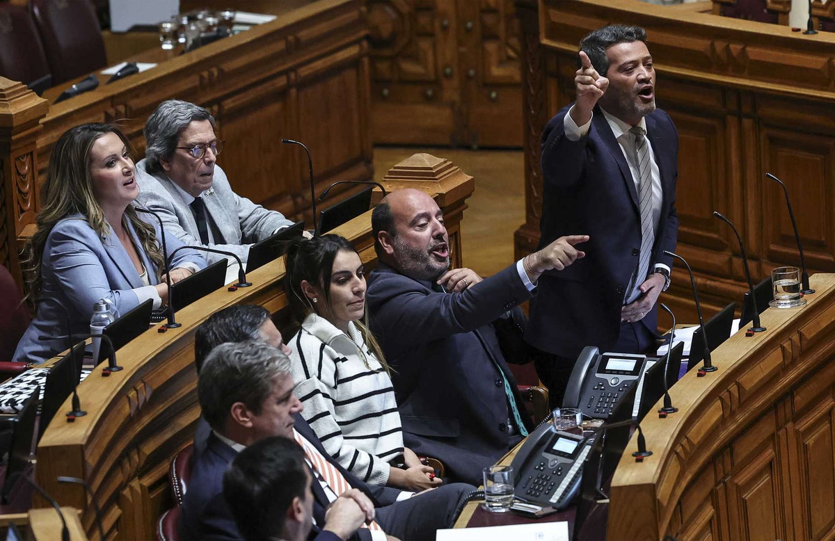 Plenário da Assembleia da República de sexta-feira, 17 de Maio.