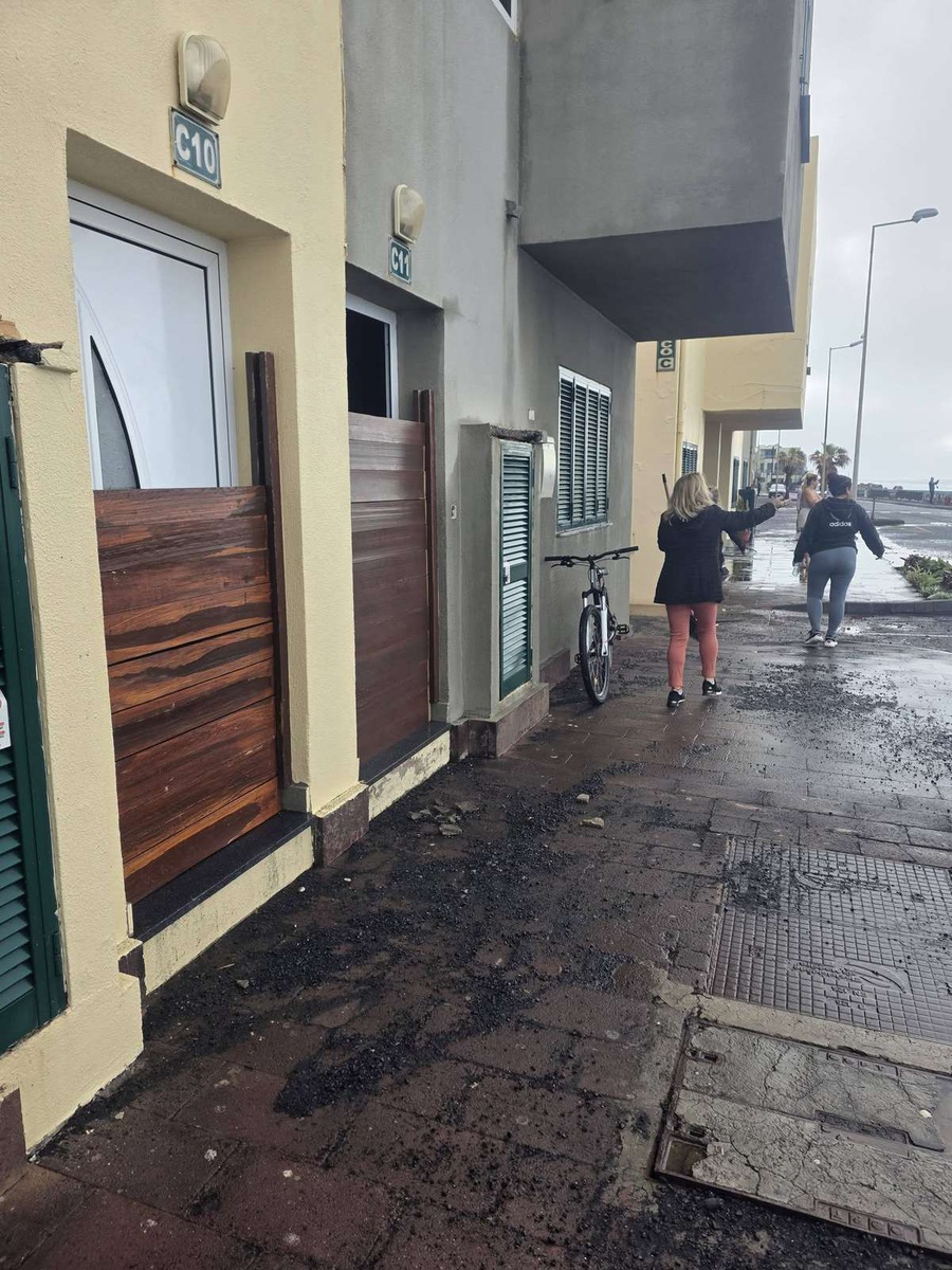 Inundações no bairro social do Paul do Mar