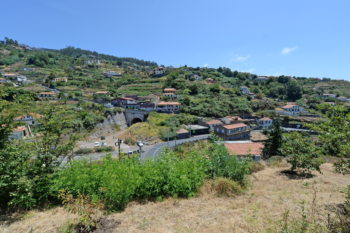 Sítio da Pereira,&nbsp;túnel da via expresso com ligação ao Estreito de Câmara de Lobos