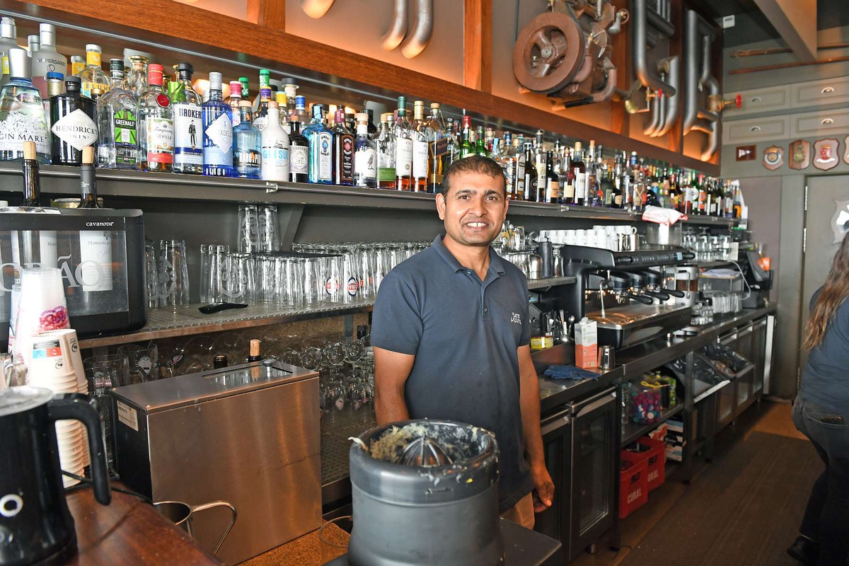 Sindicato de Hotelaria sinaliza 150 trabalhadores da restauração no Funchal que não falam português.&nbsp;